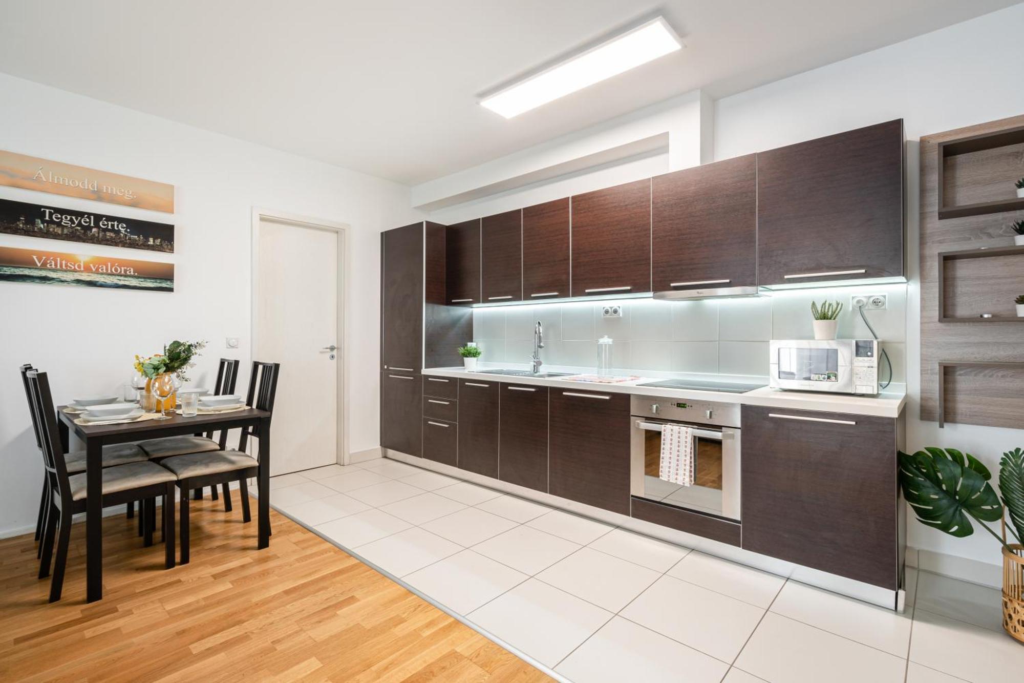 Home Of Serenity - 2 Bdr, Free Parking And Terrace بودابست المظهر الخارجي الصورة