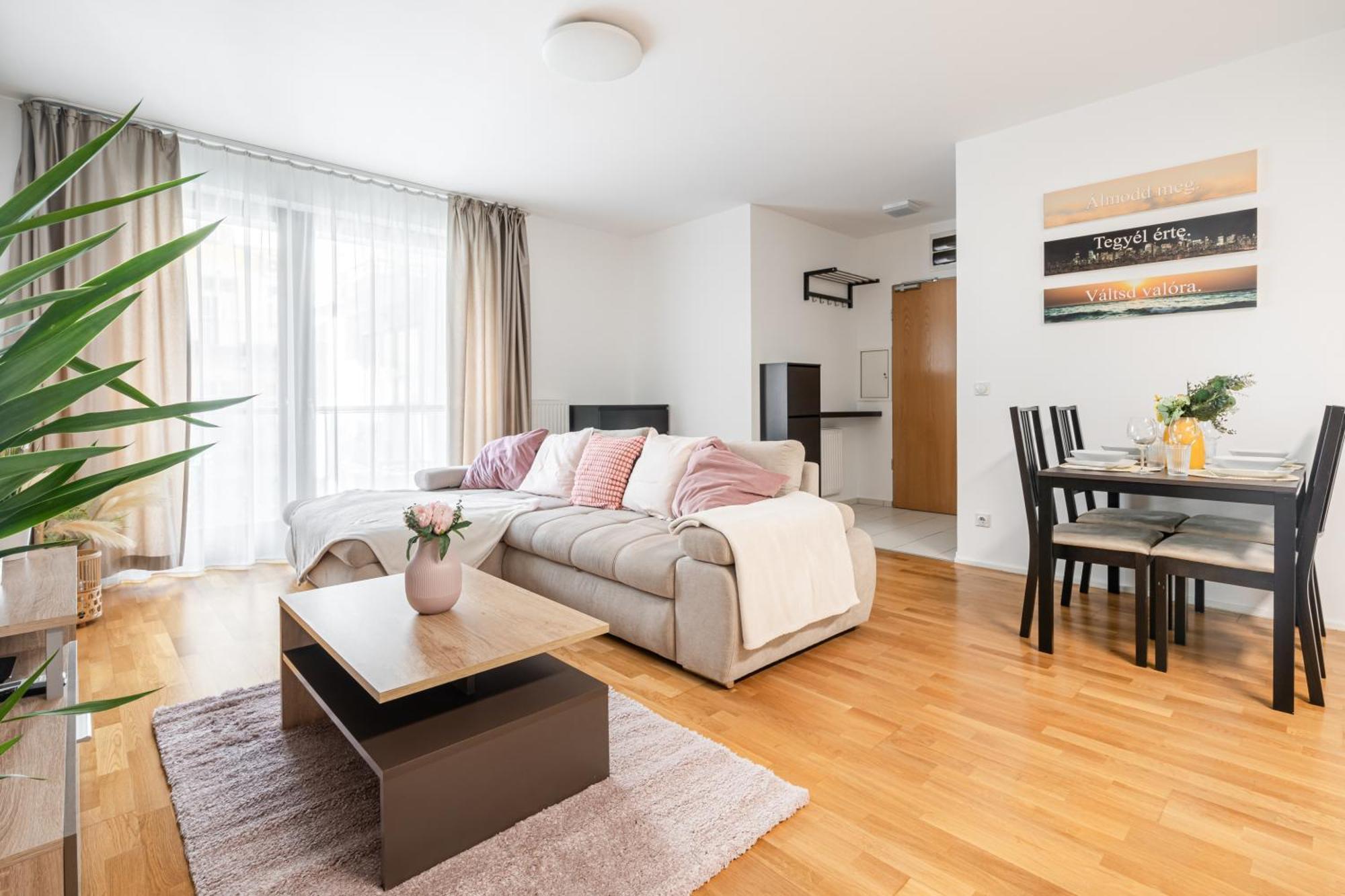 Home Of Serenity - 2 Bdr, Free Parking And Terrace بودابست المظهر الخارجي الصورة